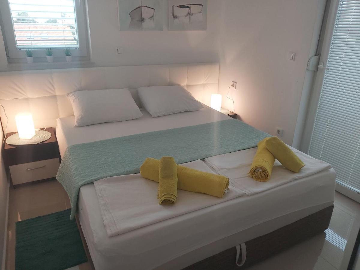 Apartment Adrijana Novalja Exteriér fotografie